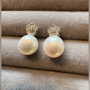 REAL FRESHWATER Pearl White and Elegant Silver Earrings